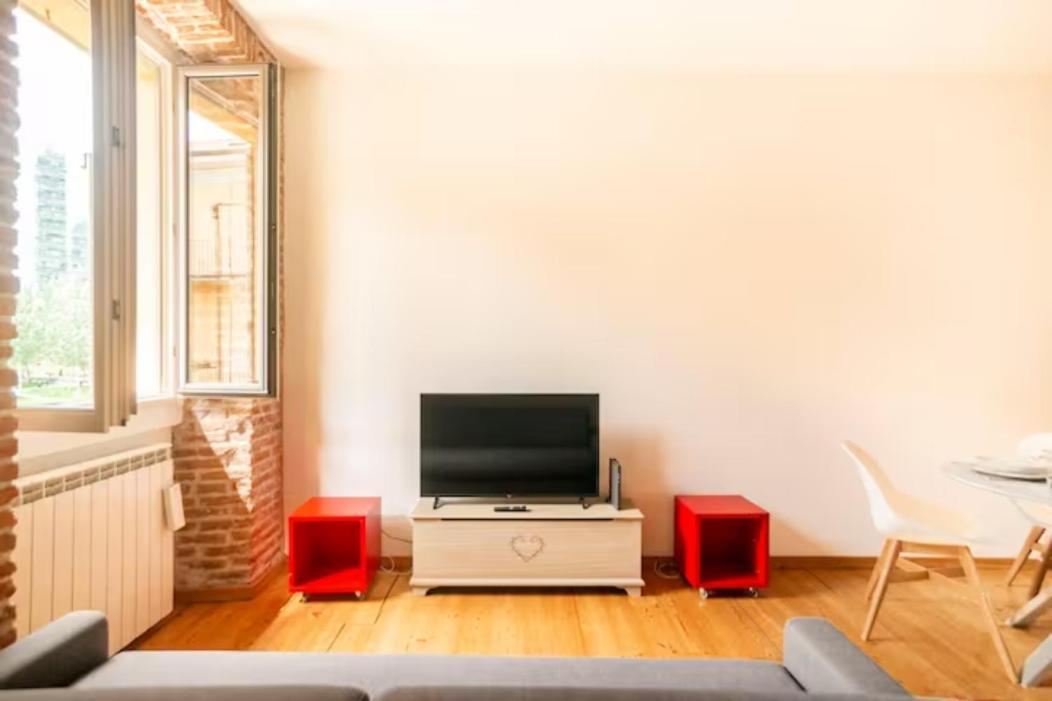 Free Wi-Fi - A/C - Vertical Tower - Garibaldi ميلان المظهر الخارجي الصورة